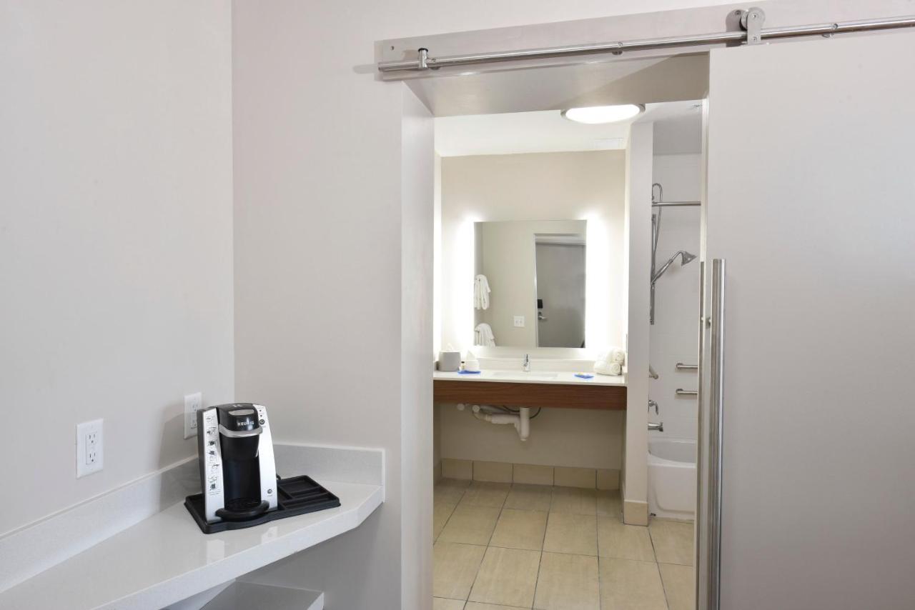 Express & - Orlando - Southeast By Ihg
